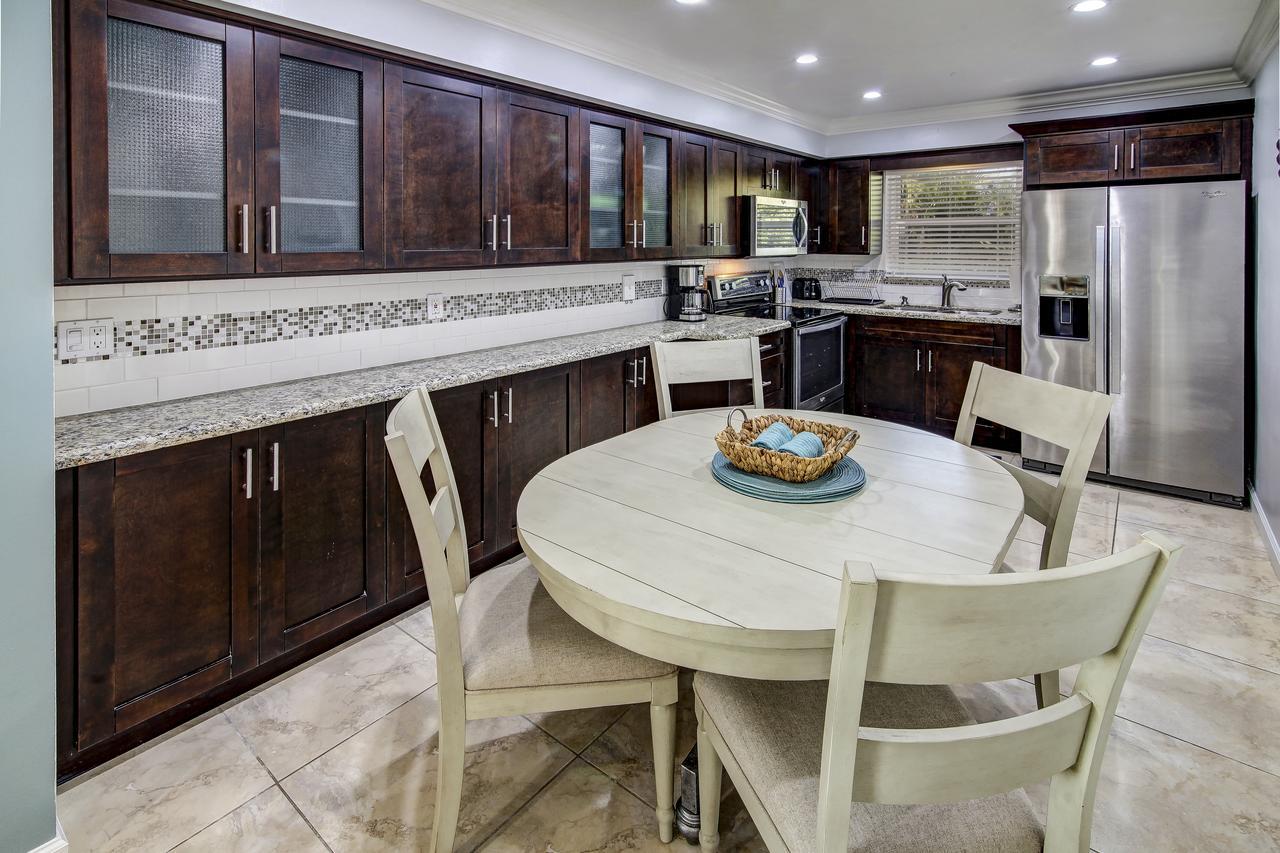 May-Dee Suites In Florida Hollywood Bagian luar foto